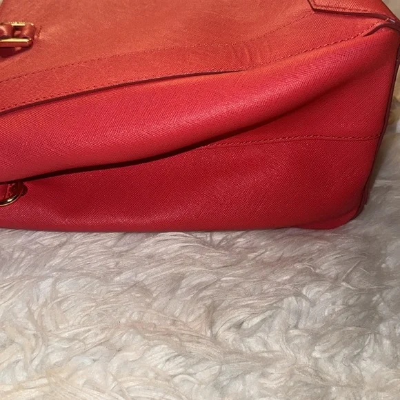 Authentic MCM Nouvo Saffiano Handbag missing Cross Body Strap EUC in Tomato Red - Picture 17 of 17